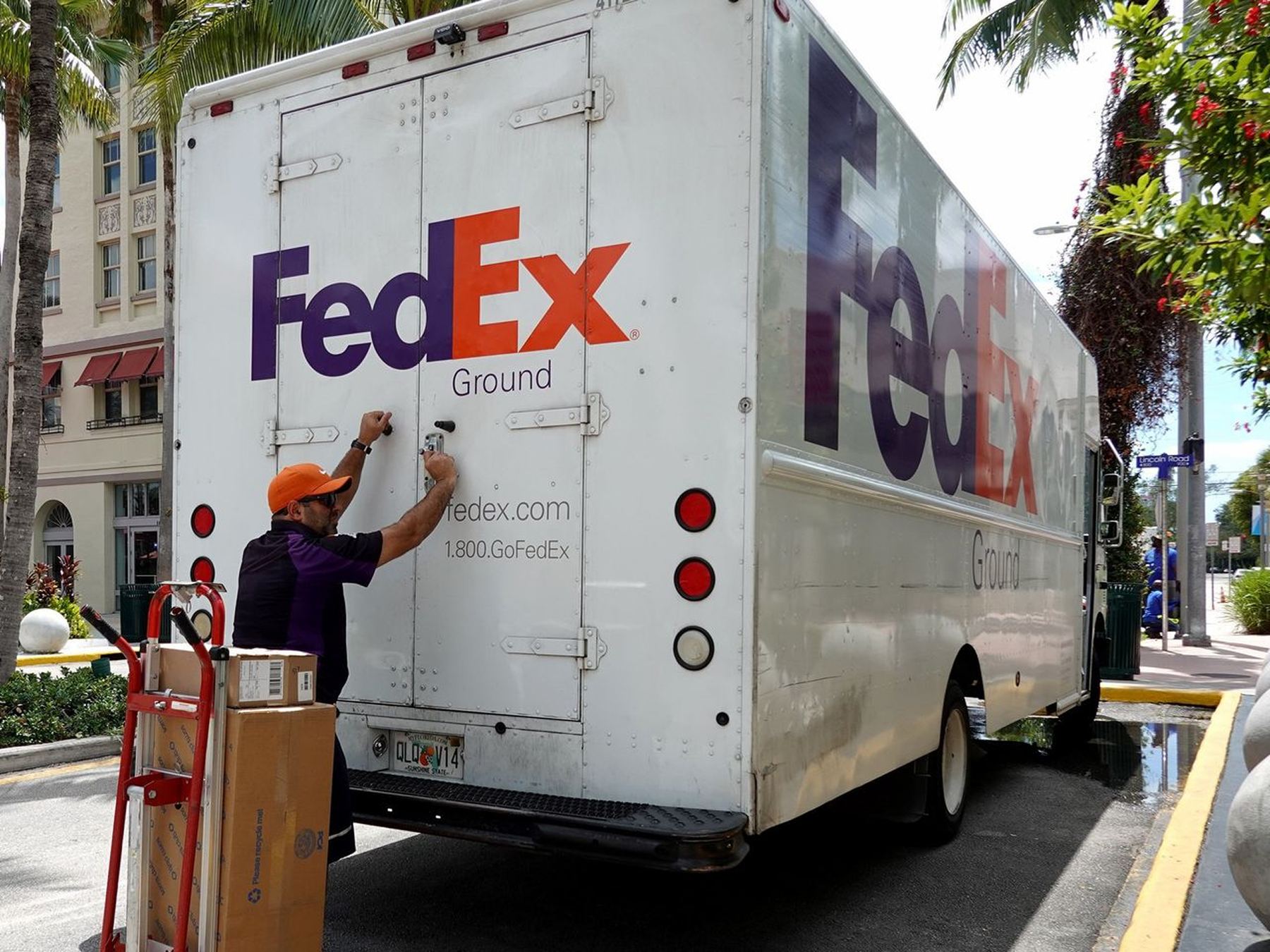 FedEx case study thumbnail
